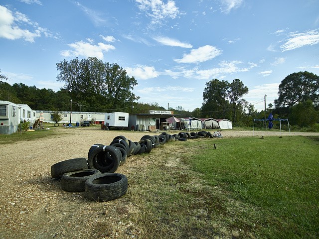 Photo:Sardis Mississippi 2016 Fifty-One Quick Stop Tire Repair Shop