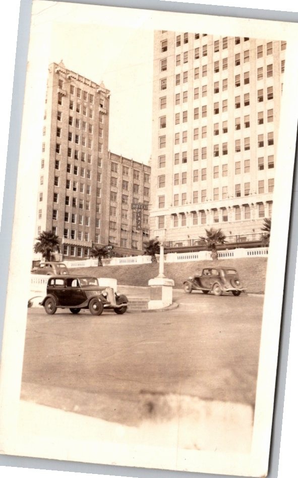 1937 Classic Cars Hotel Plaza Texas Street View Vintage B&W Photo Snapshot