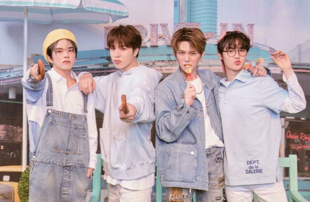TREASURE Group 4 Horizontal Photocard TREASURE WORLD Japan