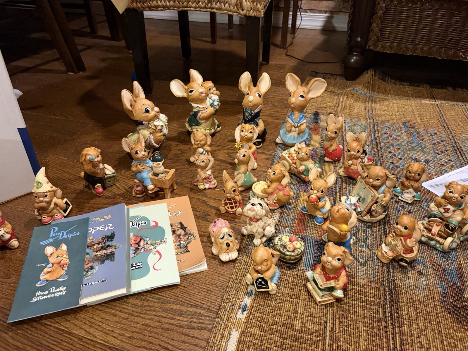 Pen delfin Rabbit Collection All Pieces Purchased In Bermuda. Only Owner.