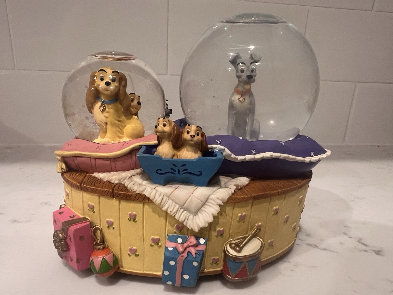 Enesco Disney Lady and the Tramp Double Snowglobe Musical Plays “Fur Elise”