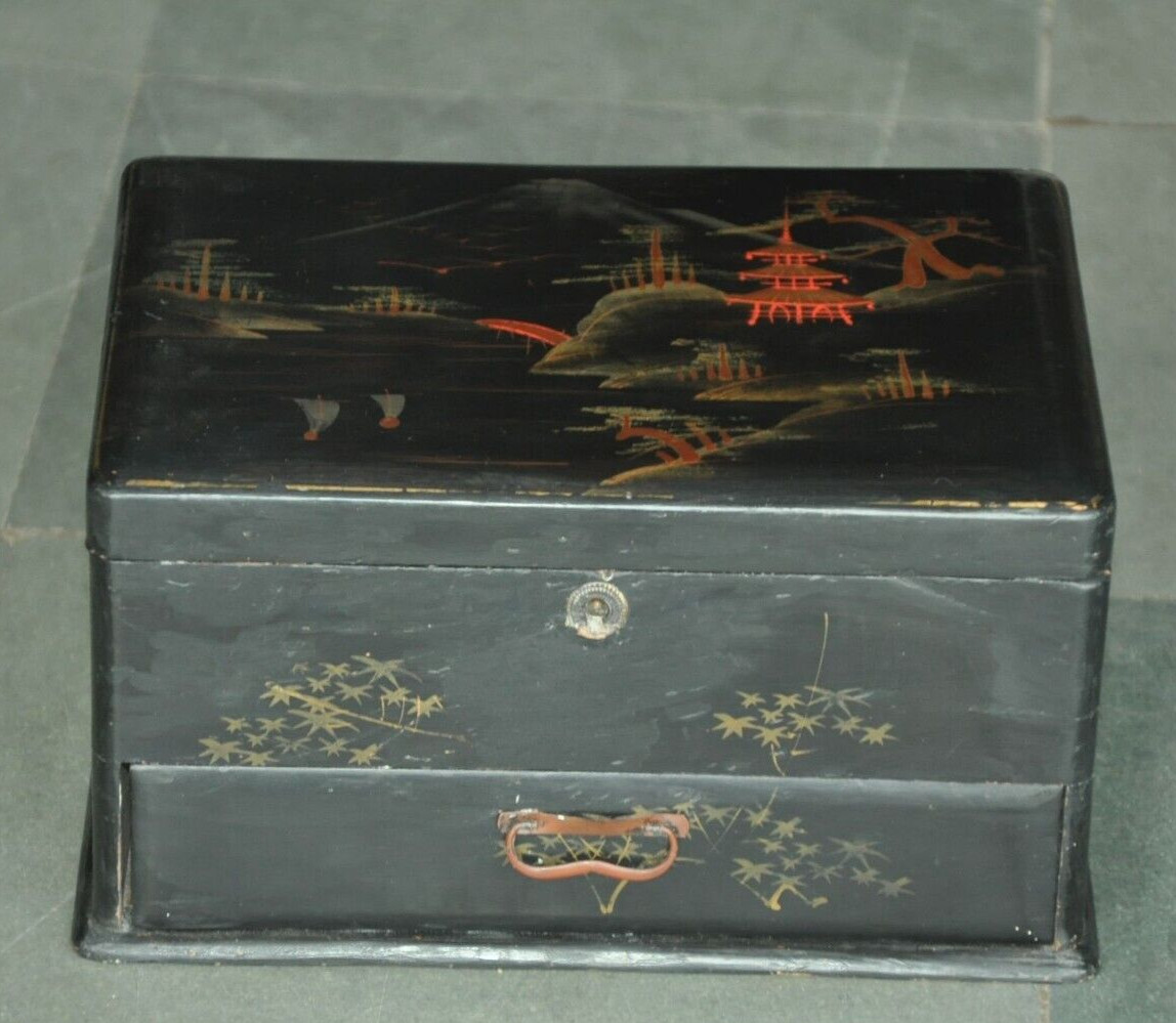 Vintage Fine Handcrafted Scenery Handpainted 2 Compartment Jewellery Box Vintage Fine Handcrafted Scenery Handpainted 2 Compartment Jewellery Box