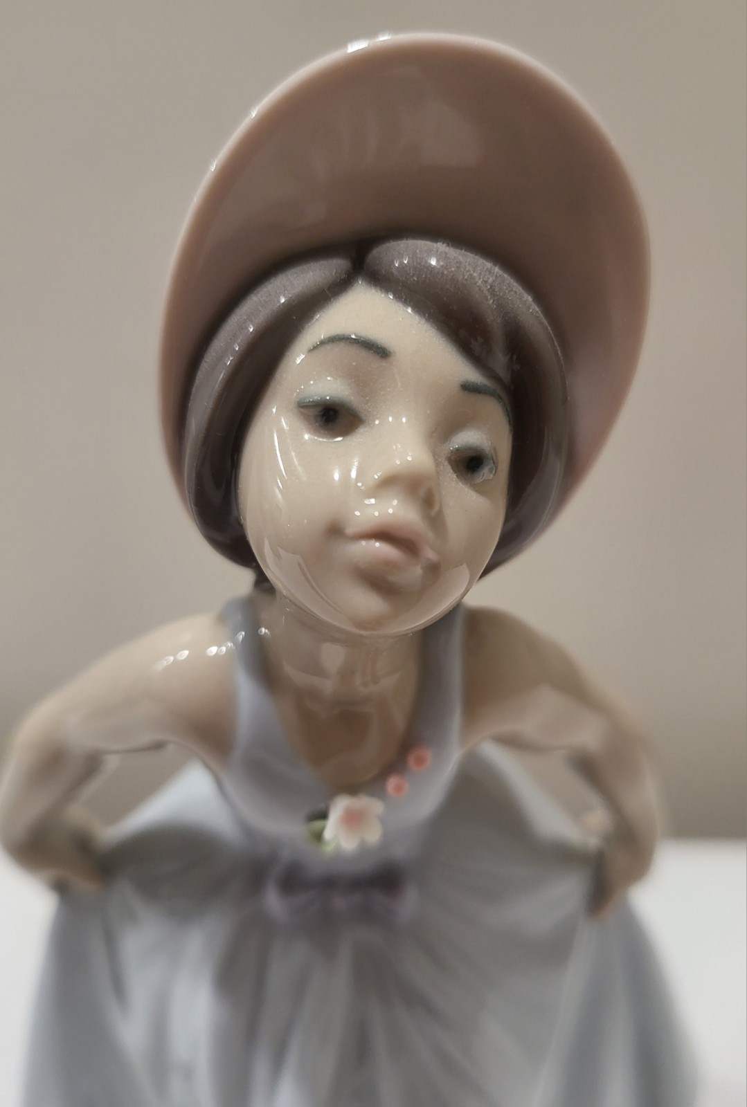 Lladro #6274 Daisy Figurine