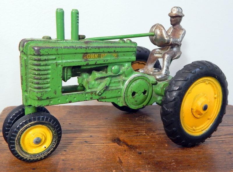Vintage Arcade John Deere Model A Tractor With Driver 95%+ Original Paint