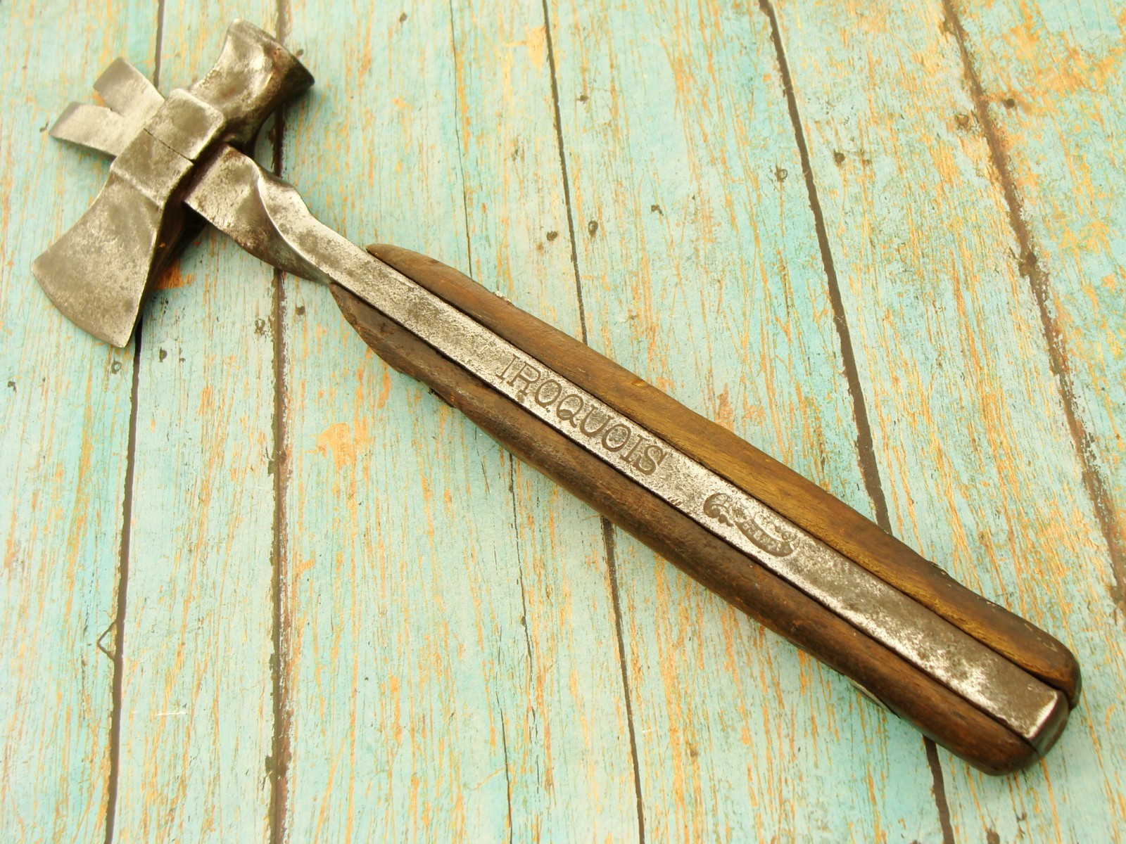 ANTIQUE IROQUIOS BRIDGEPORT HDW MFG CO USA CRATE HAMMER HATCHET PRY TOOL KNIVES