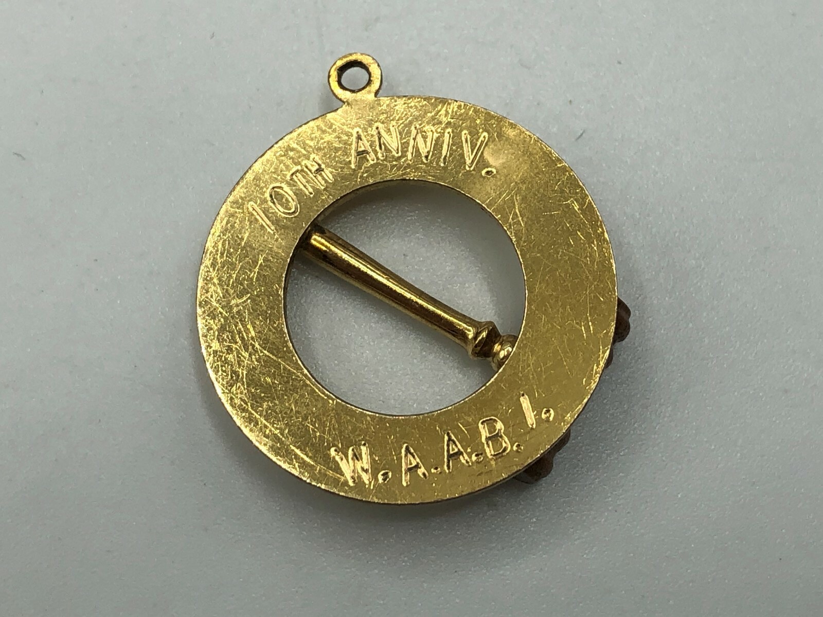 WAABI 10th Anniv Charm Pendant Women\'s Assn Allied Beverage Ind Gavel Vtg K5 