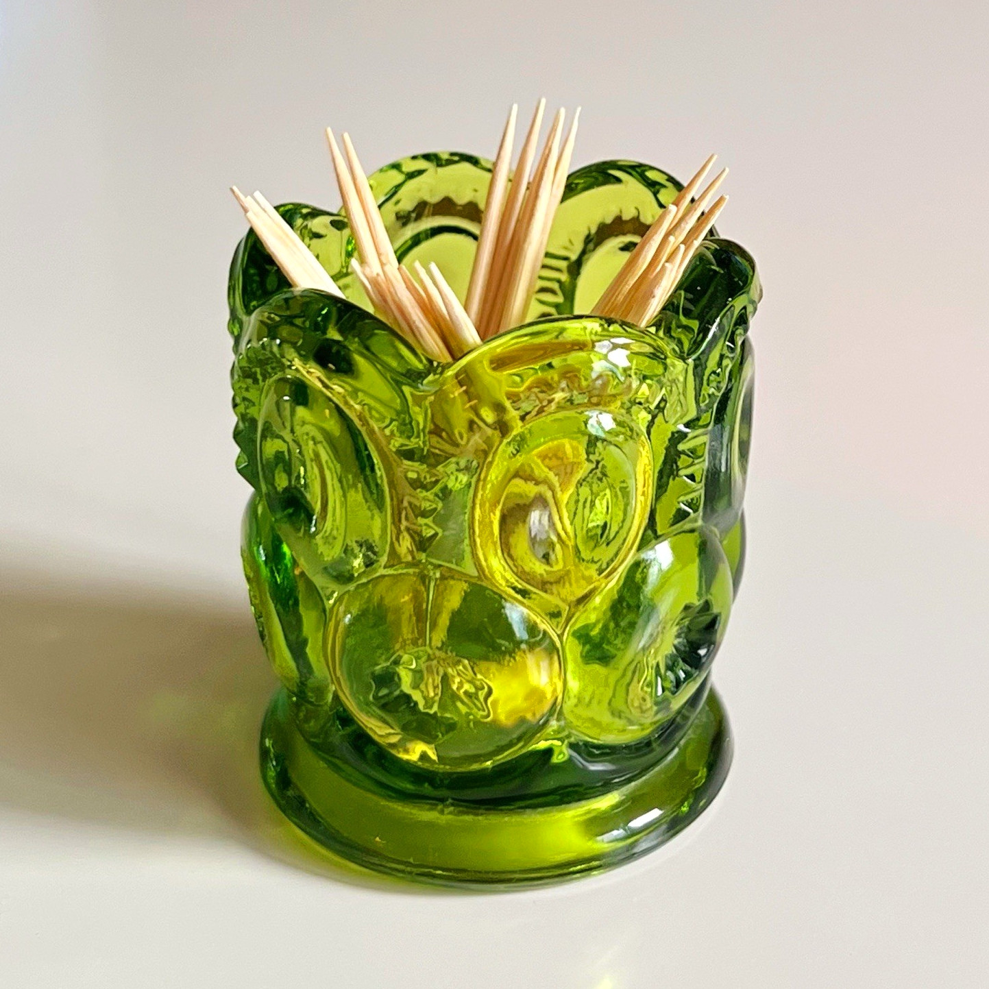 Vintage LE Smith Glass Green 2.25 in Moon And Stars Glass Toothpick Holder