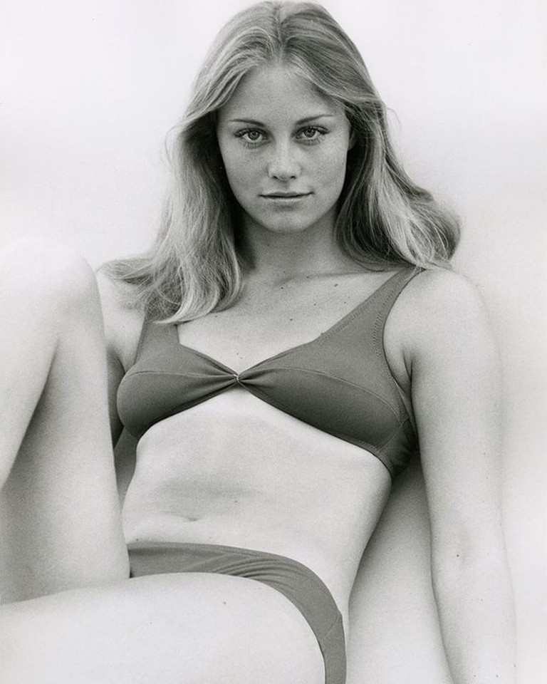 1970s Cybill Shepherd Vintage Retro Bikini Matte Photo Reprint 8x10 Black & Wht
