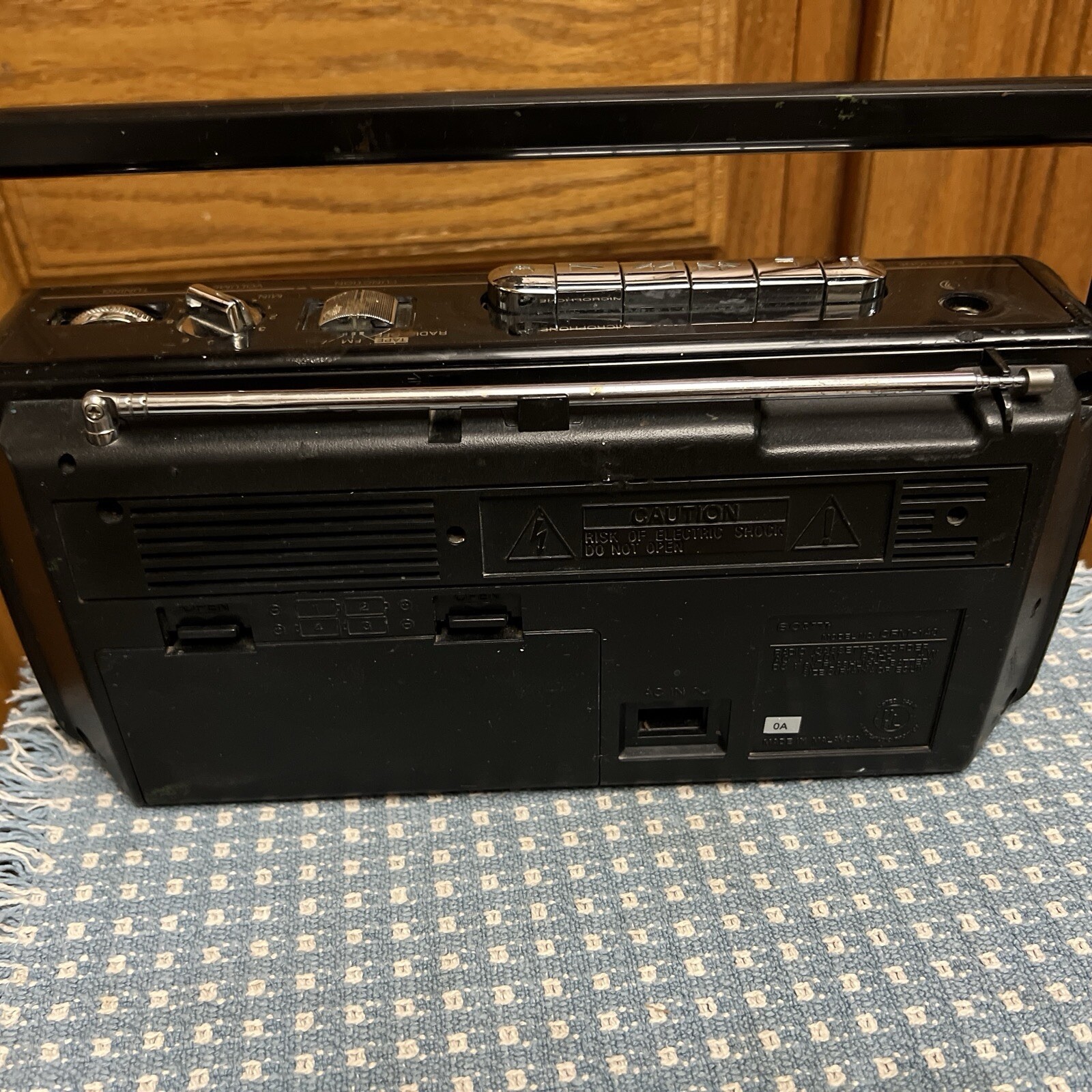 Vintage Sony Cassette Portable AM/FM Radio Tape Player Boombox CFM-140 Tested