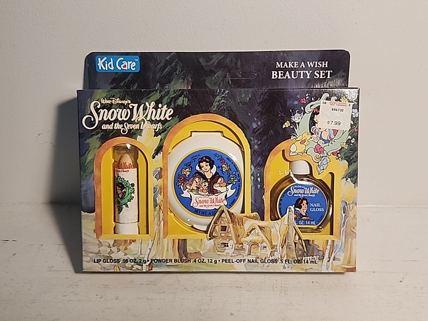 Disney Snow White Make a Wish Beauty Set with Lip Gloss Blush and Nail Gloss
