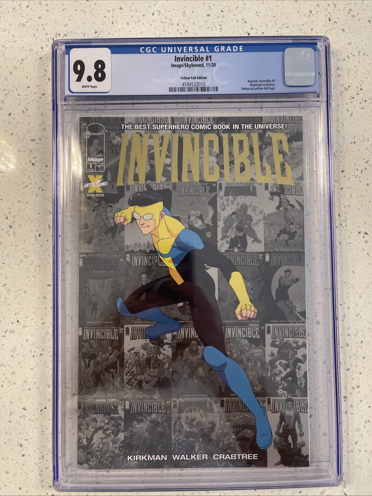 Invincible #1 Skybound Exclusive Yellow Foil Edition 9.8 CGC 300 print