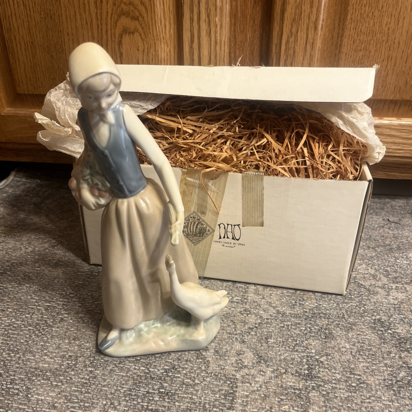 NAO by LLADRO Spain Porcelain Figurine Girl With Swan With Original Box
