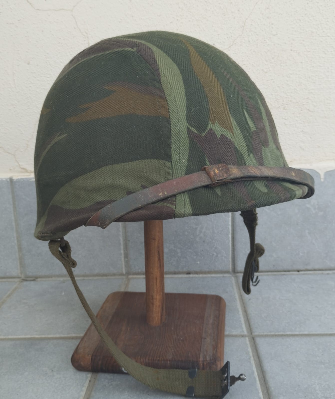 *RARE* 1980s INDONESIAN Army raider M1 helmet cover IFGABA camouflage *RARE* 1980s INDONESIAN Army raider M1 helmet cover IFGABA camouflage