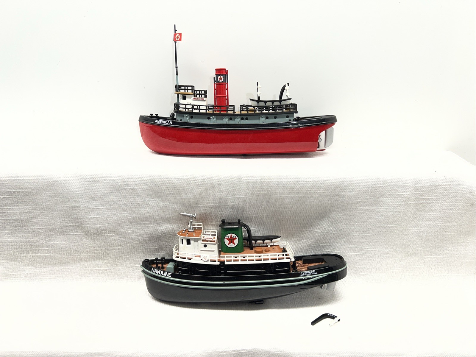 2-ERTL AMERICAN, TEXACO TUG BOATS