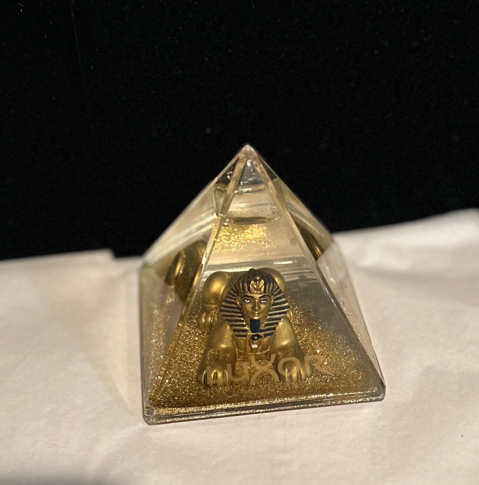 Vintage LUXOR Hotel Las Vegas Gold Dust Water Globe Souvenir Pyramid Sphinx
