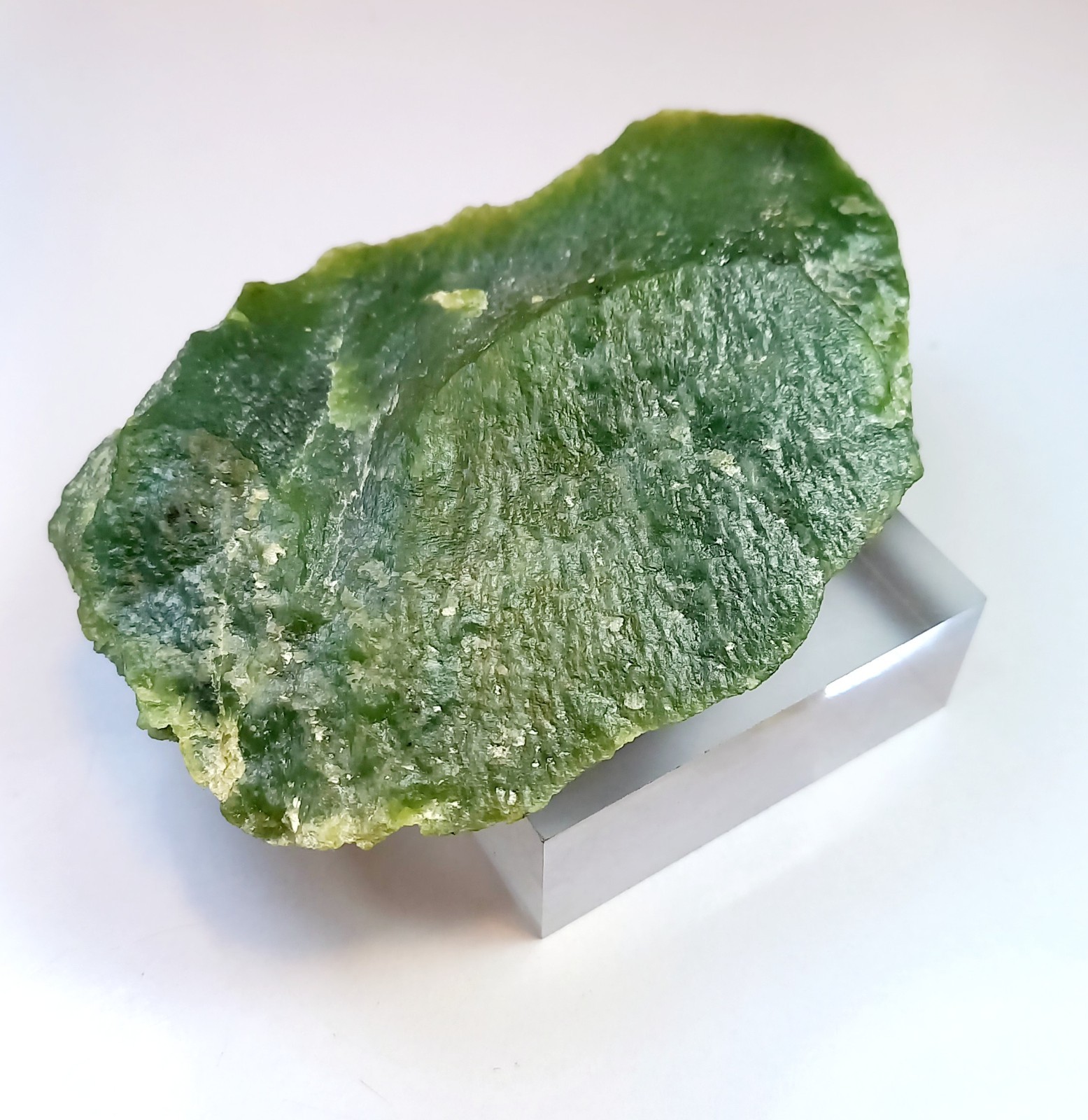 WoW  Green Nephrite Mineral Specimen :151G.