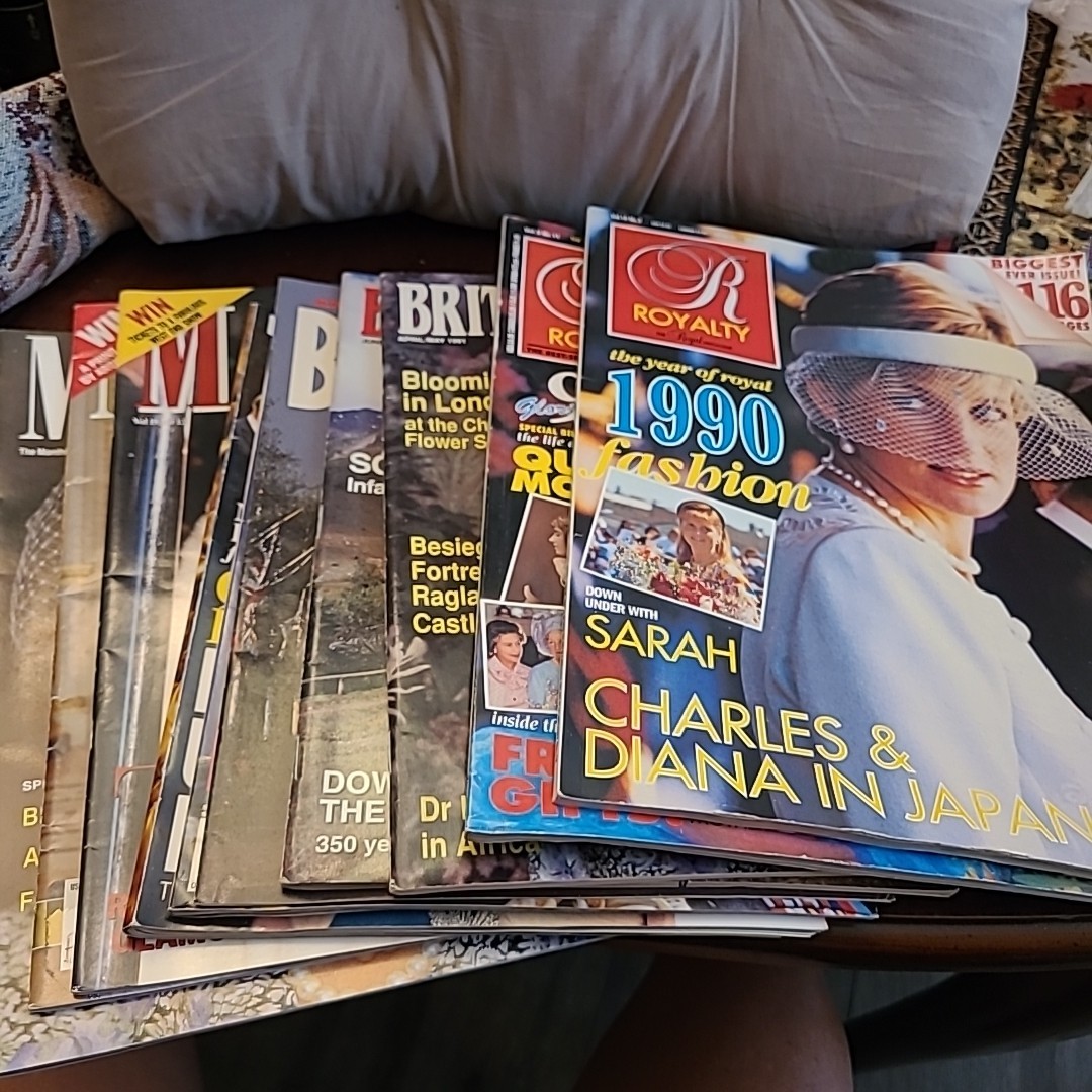 LOT of 10 Vintage Lady Diana Princess Queen Magazines Majesty Royalty British