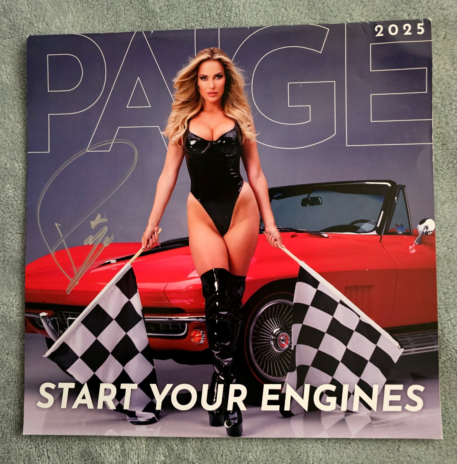 PAIGE SPIRANAC Signed 2025 Pinup Calendar PSA/DNA Guaranty Auto - SMOKING HOT