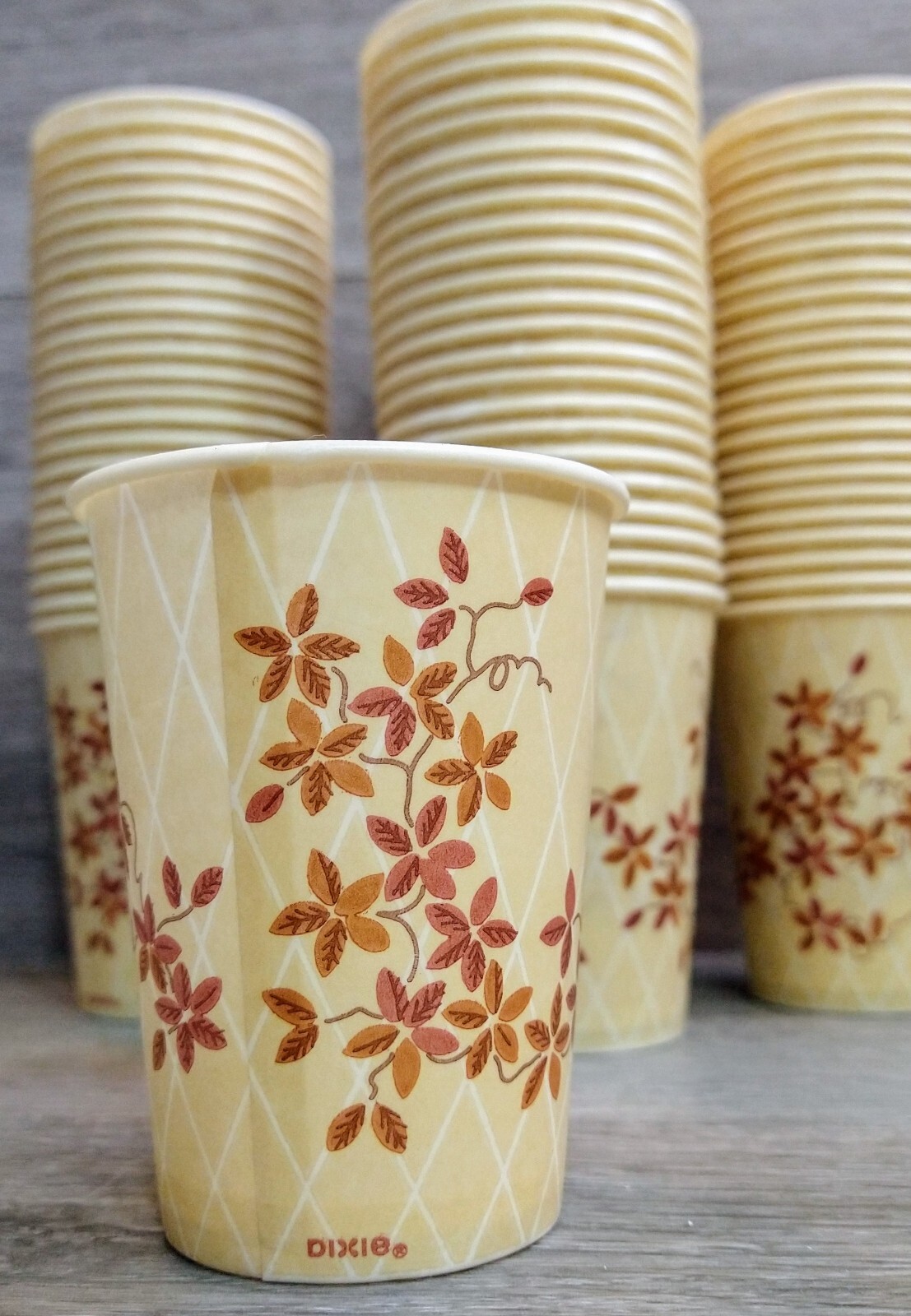 1980's Vintage Dixie Cups Harvest Gold Floral - 20 Cups Lot NEW OLD STOCK 