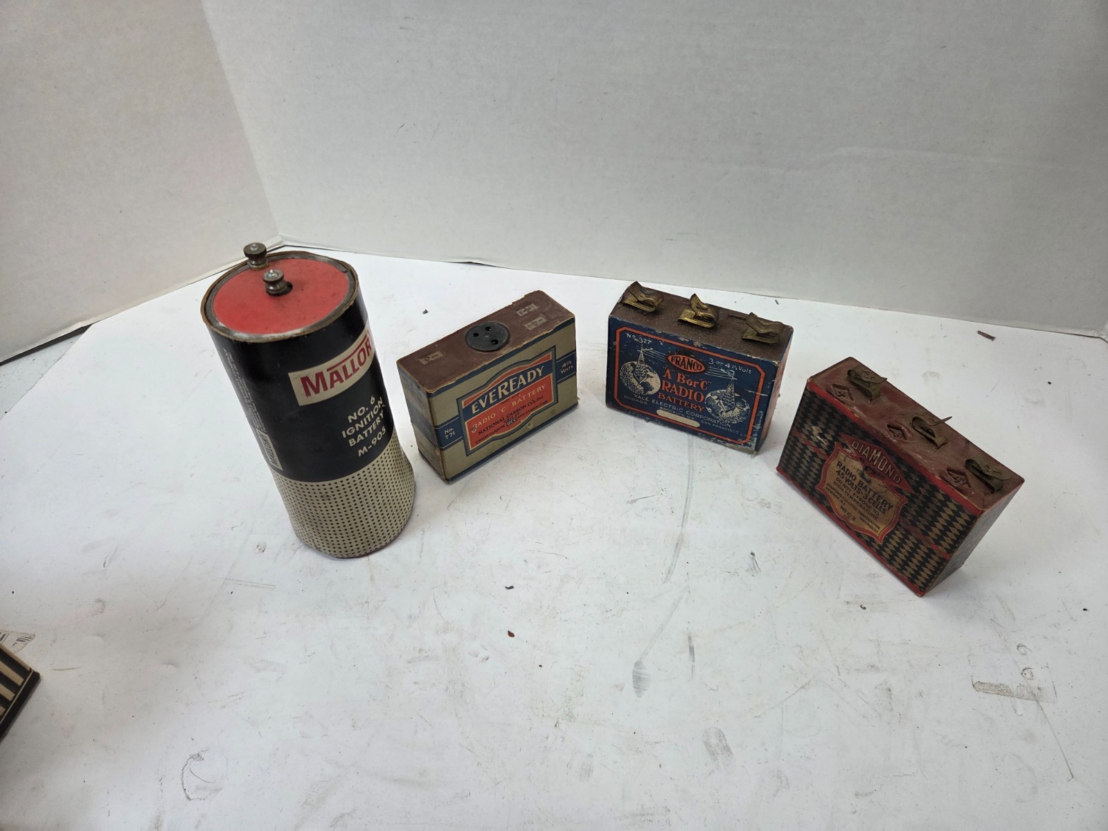 Lot of 4 Antique A B C radio batteries NO 6 franco Diamond mallory eveready