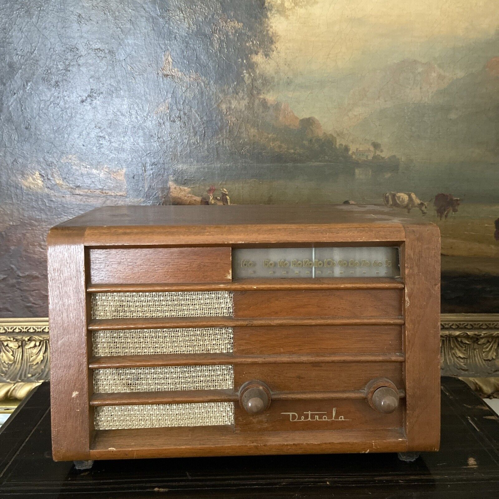 Vintage 1946’s Detrola Radio Model 571 Walnut Wood Cabinet