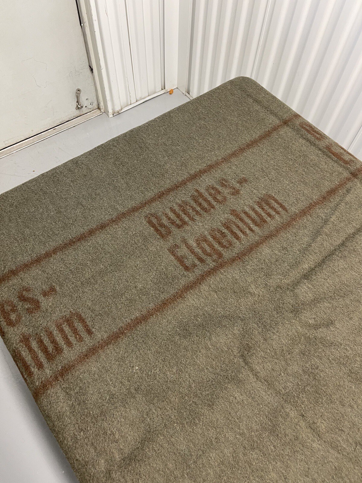Genuine Vintage West German Army “Bundes- Eigentum” Wool Blanket New 79\ Genuine Vintage West German Army “Bundes- Eigentum” Wool Blanket New 79\