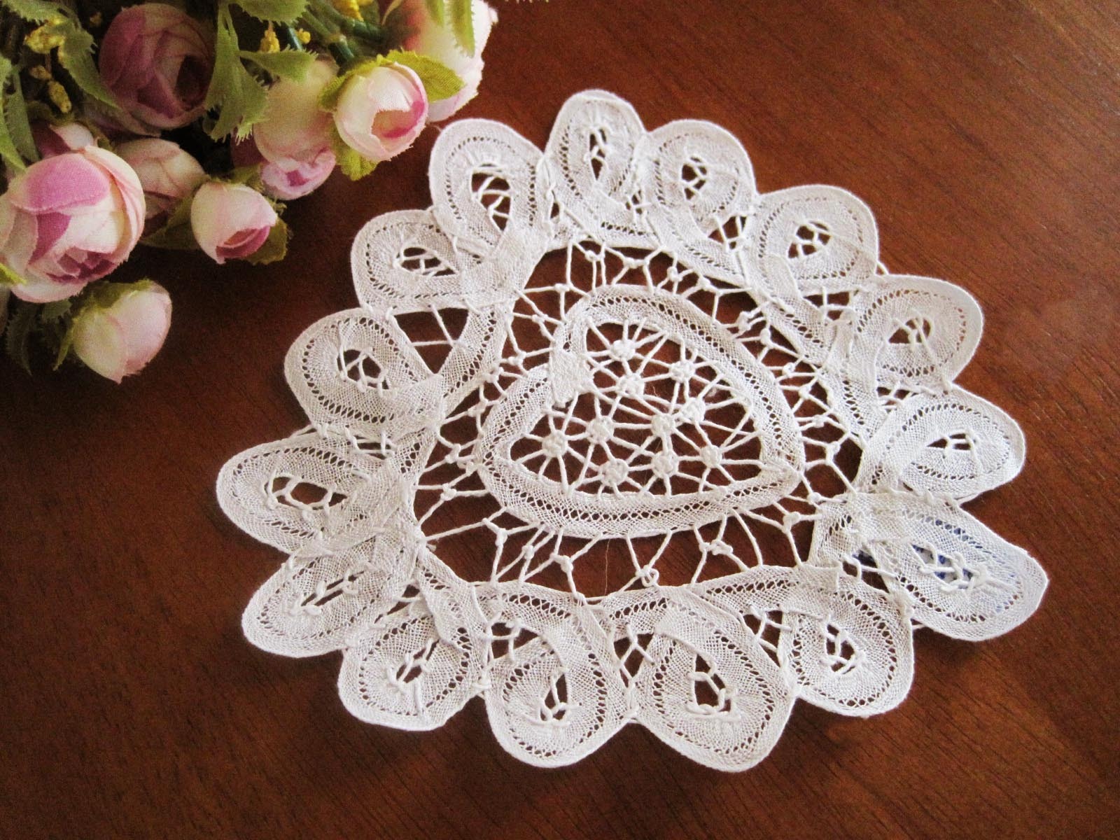 Hot Sale @ Elegant Hand Batten Lace Cotton Heart Shape White Doily