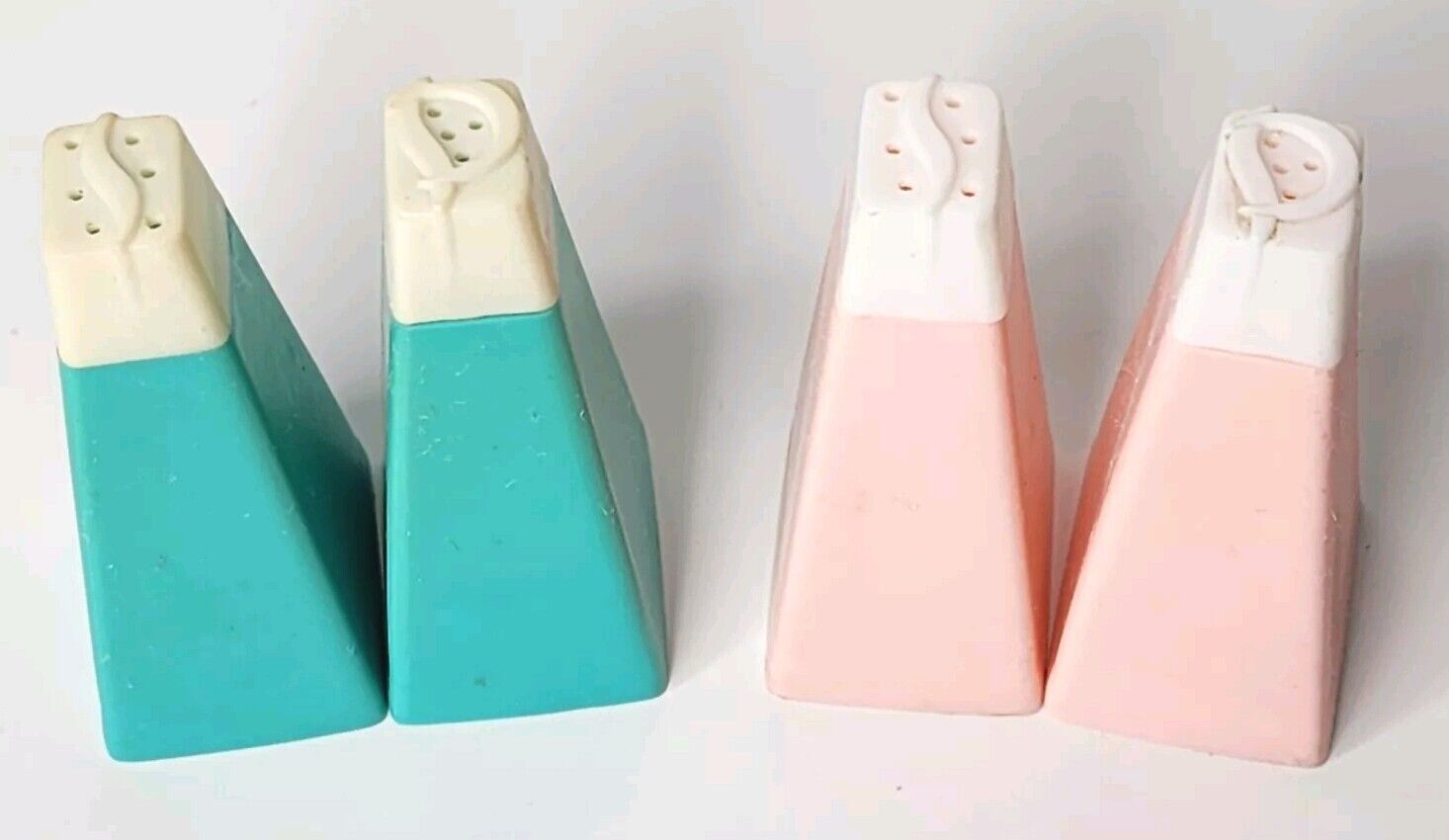 Vintage HTF Set of 4 Pink & Turquoise Salt Pepper Shakers MCM 1950s 1960s Retro