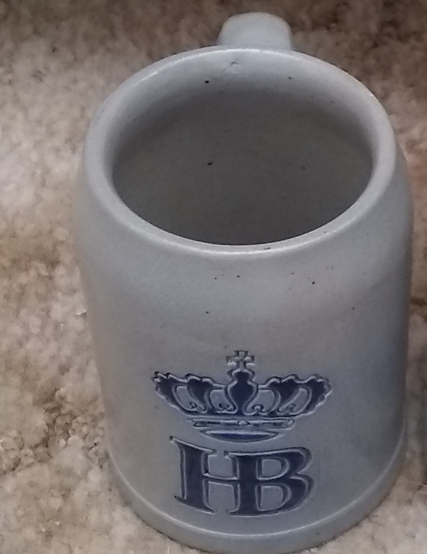 Vintage HB Hofbrauhaus Munchen Beer Stein Mug, 0.25L Size, 4 1/4\ Vintage HB Hofbrauhaus Munchen Beer Stein Mug, 0.25L Size, 4 1/4\
