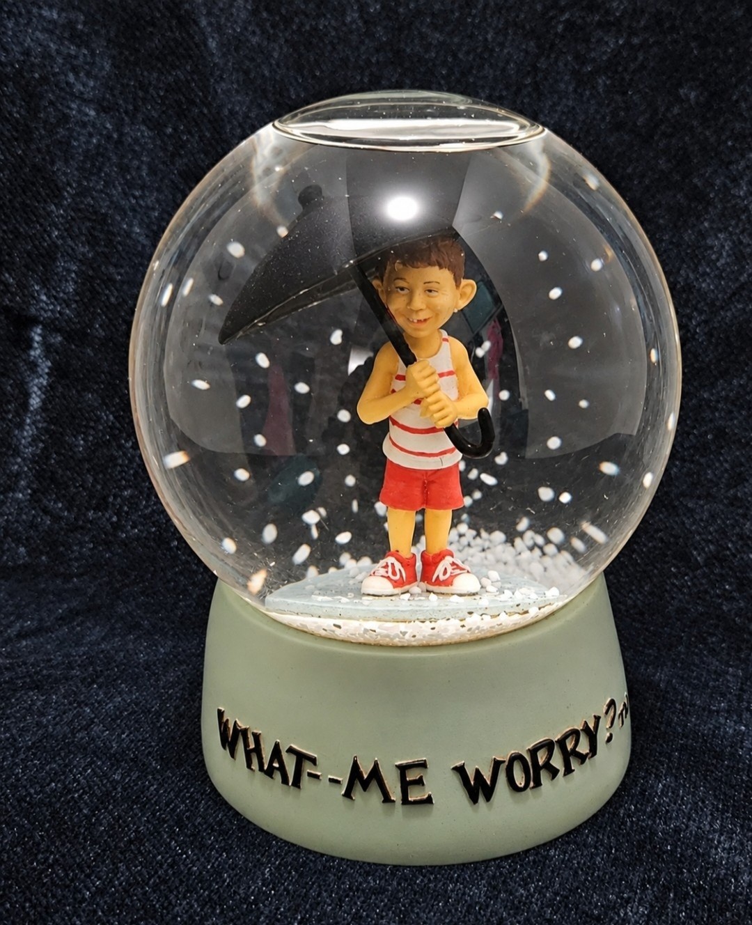 Vintage 1999 MAD Magazine Snow Globe Alfred E Neuman What Me Worry Collectible 