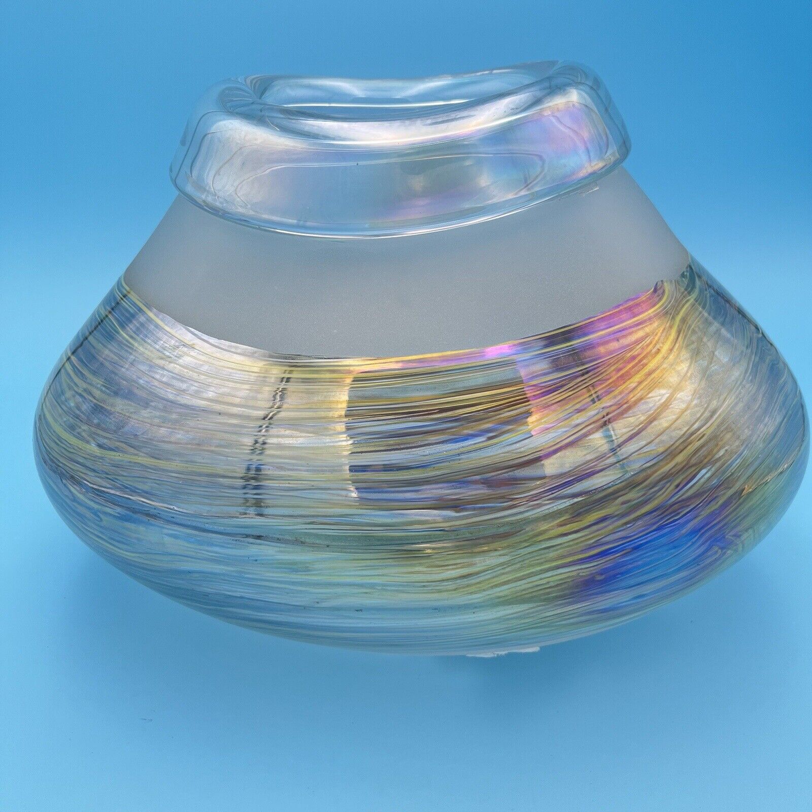VIZ GLASS INC. ~ GENUINE HAND BLOWN ART GLASS ~  ROUND VASE #6695 . ~STICKERS,