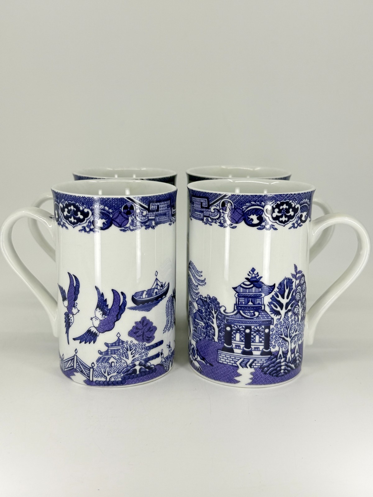 4 Royal Cuthbertson Blue Willow Coffee Mugs Blue White Royalty 1950S VINTAGE