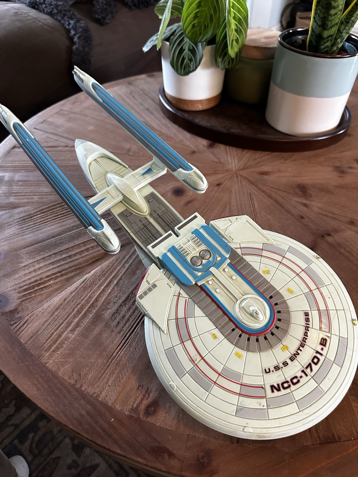 1994 Star Trek U.S.S. Enterprise NCC-1701-B Playmates Toys