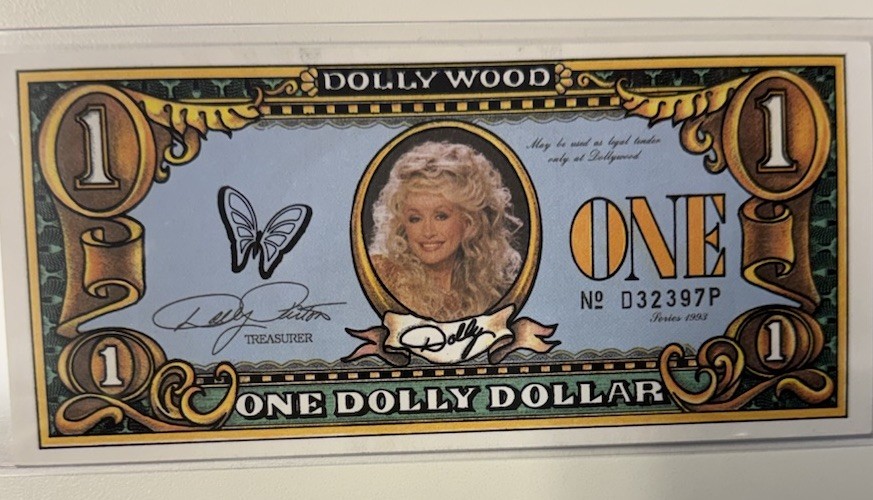 1993 (1) ONE DOLLY DOLLAR  FROM DOLLYWOOD UNCIRCULATED