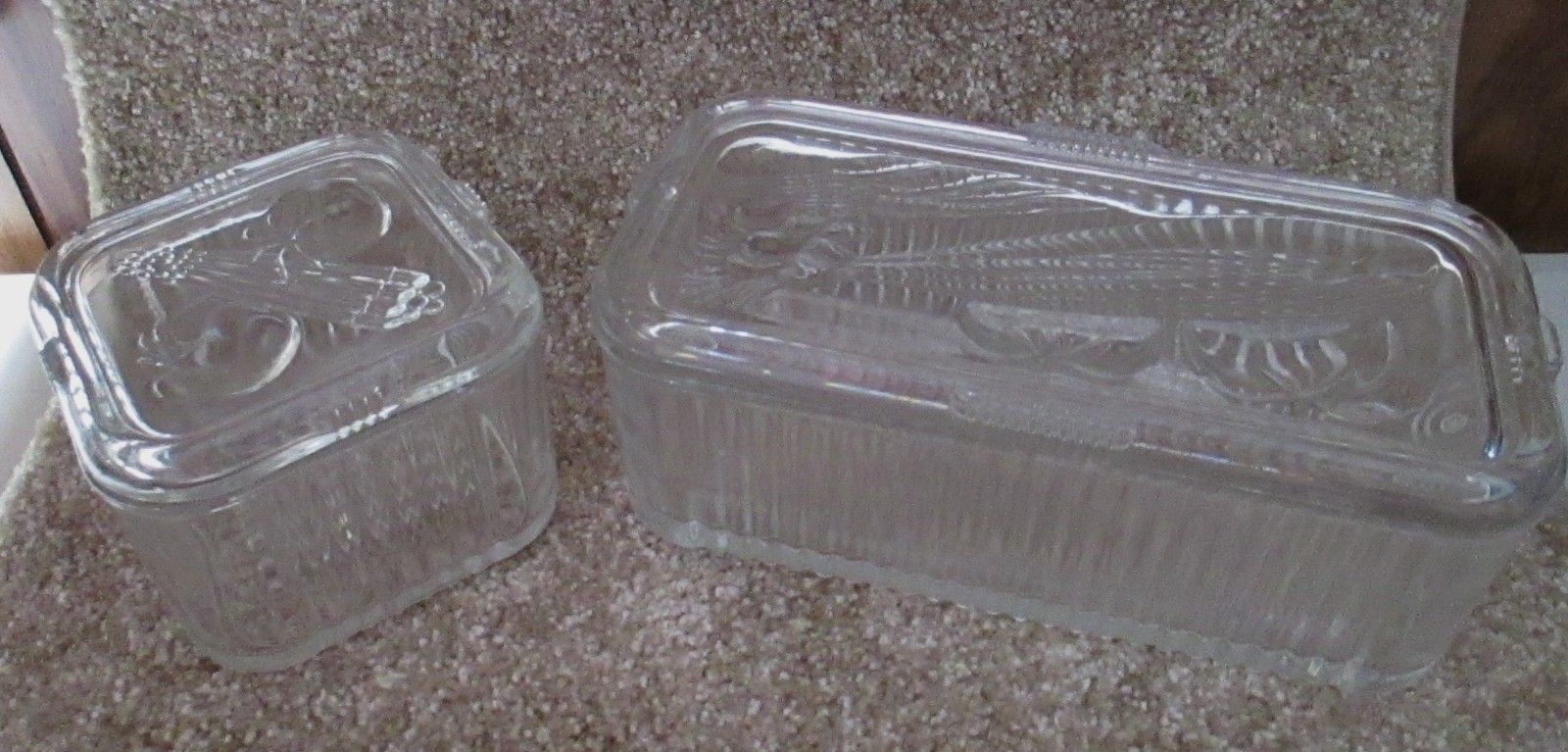 Set of 2 Vintage Federal Glass Refrigerator Storage Dishes Vegetable Lids