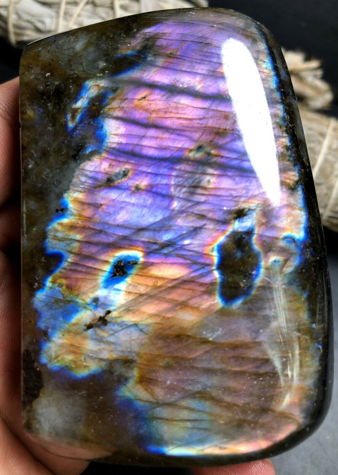 366g AAA+++Madagascar Purple Labradorite natural crystal polishing stone  Z944