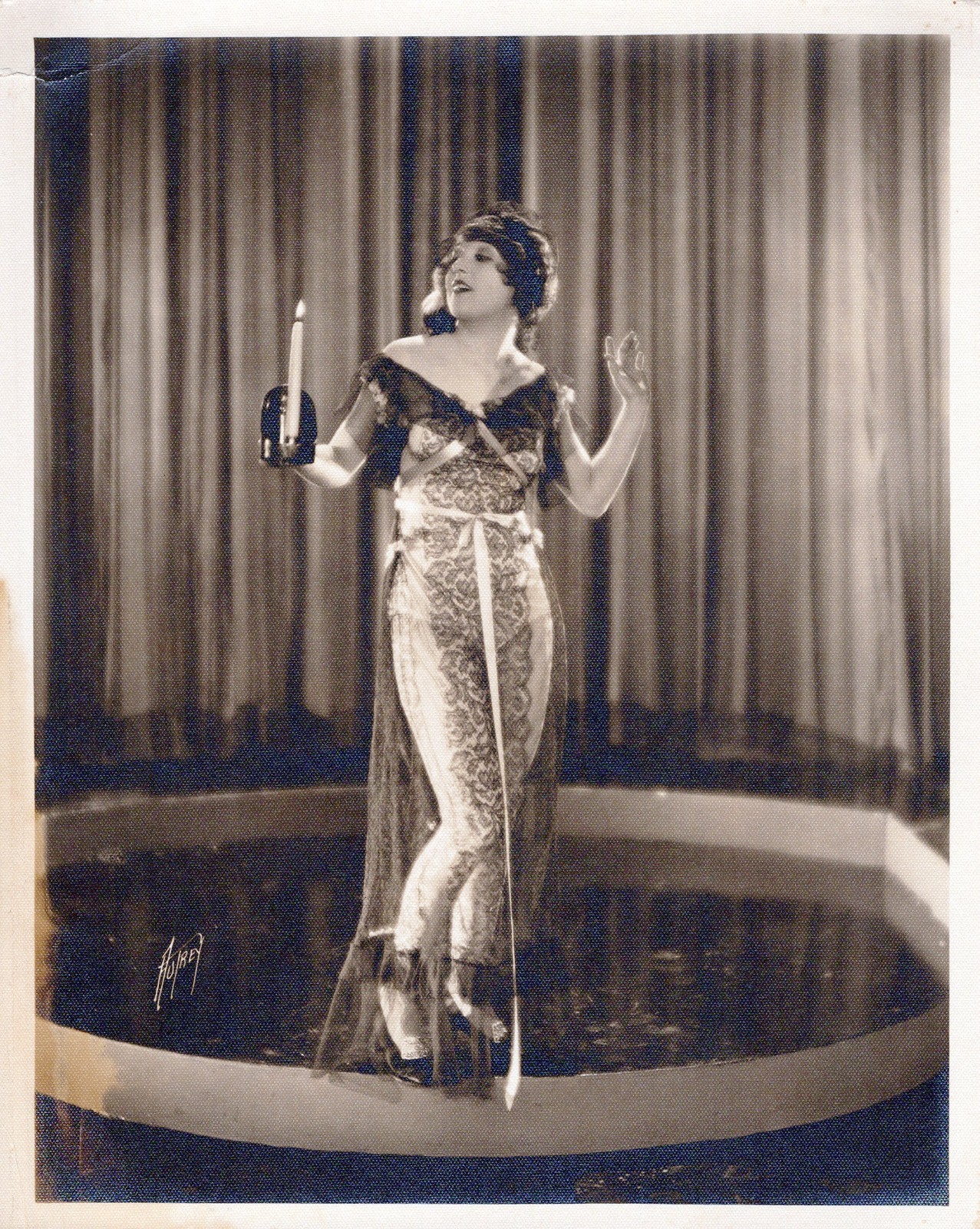 HOLLYWOOD MADGE BELLAMY STYLISH POSE STUNNING PORTRAIT 1920s ORIG PHOTO MA46