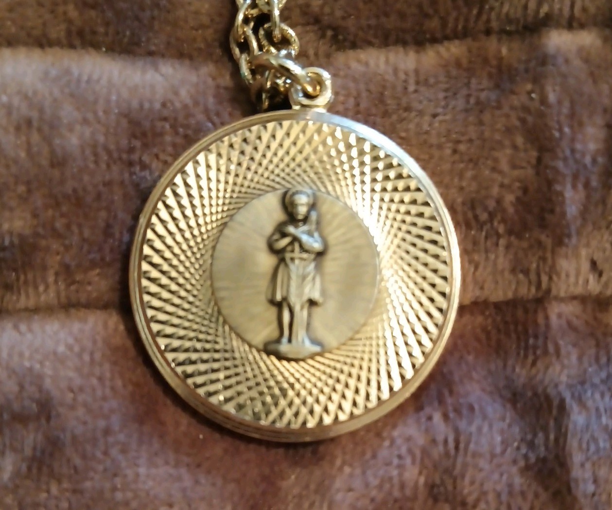 Vtg. 1979 St Pancras Church Medal, Glendale NY Jubilee, and Signed Emmons chain