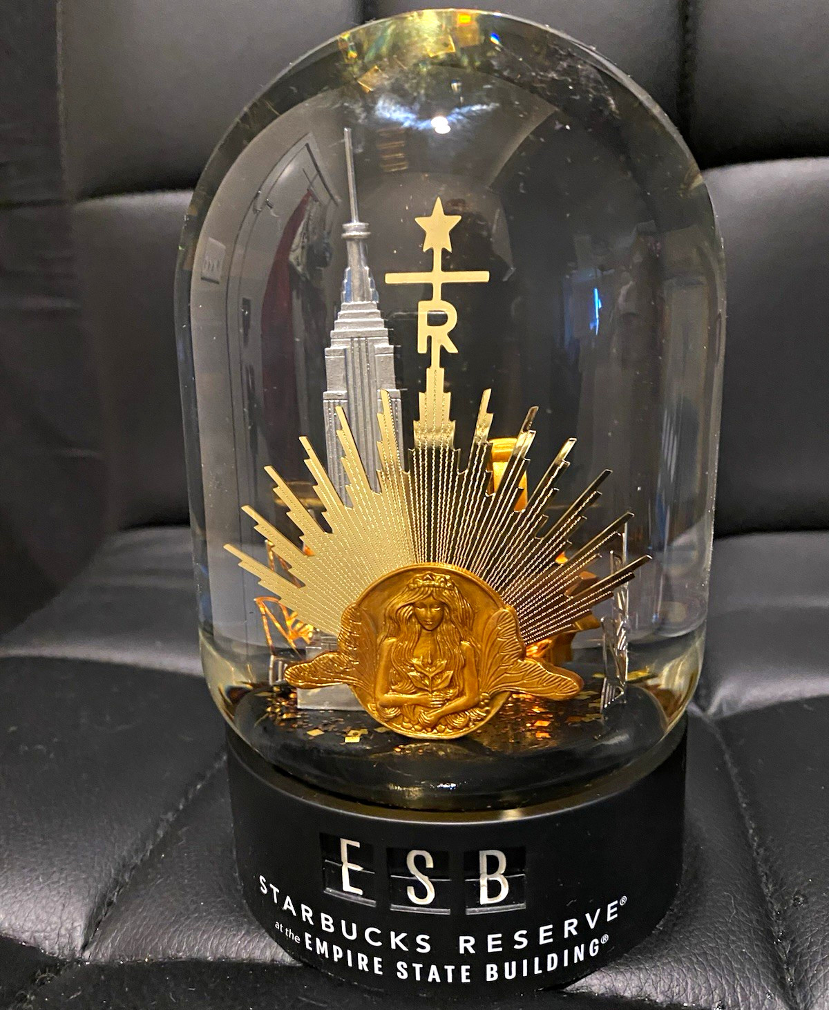 Starbucks Reserve Holiday Christmas NYC Empire State Building Snow Globe