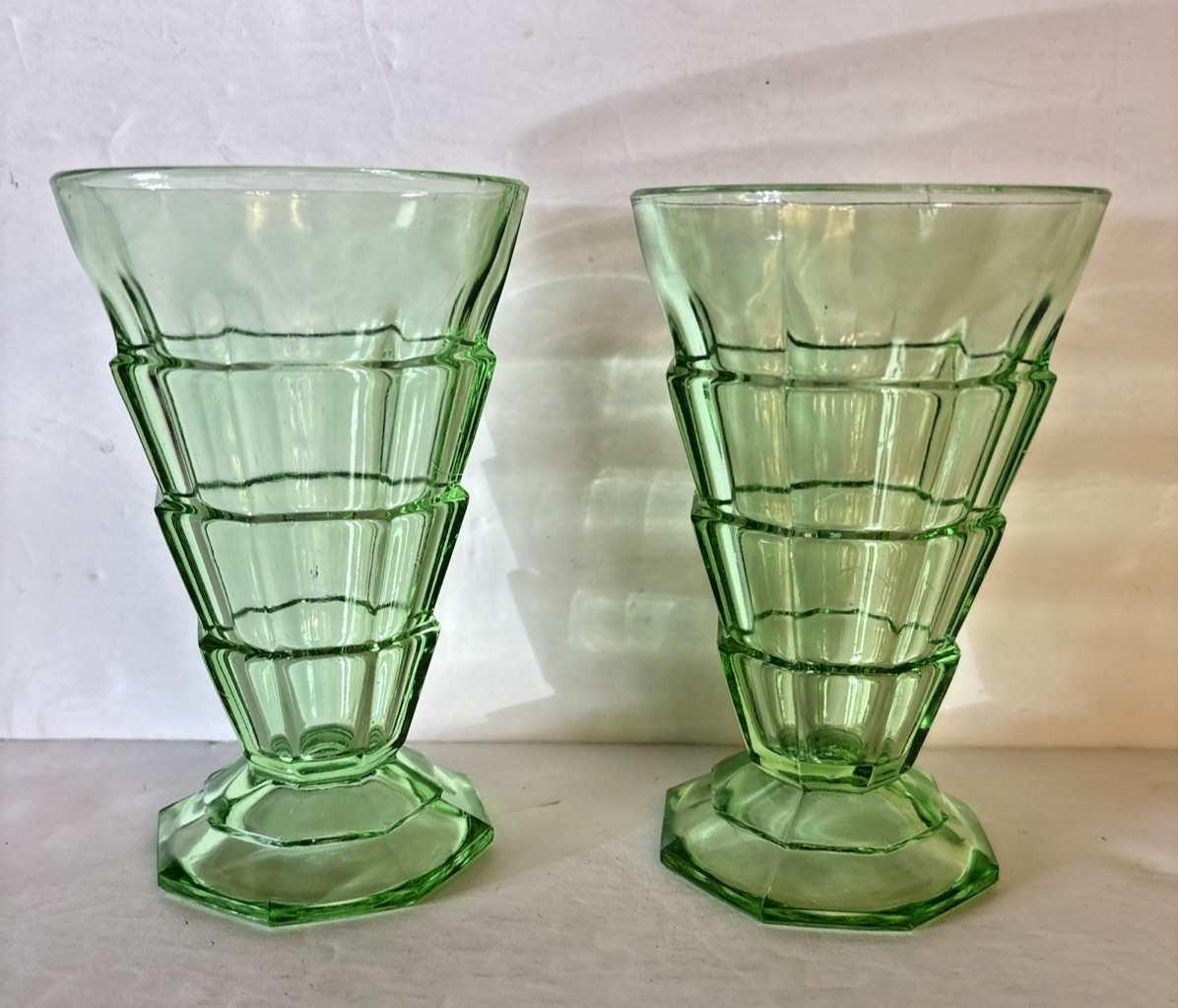 Set Of 2 Green Footed Indiana Glass Tea Room Uranium Glasses 6 Oz 5 1/4”