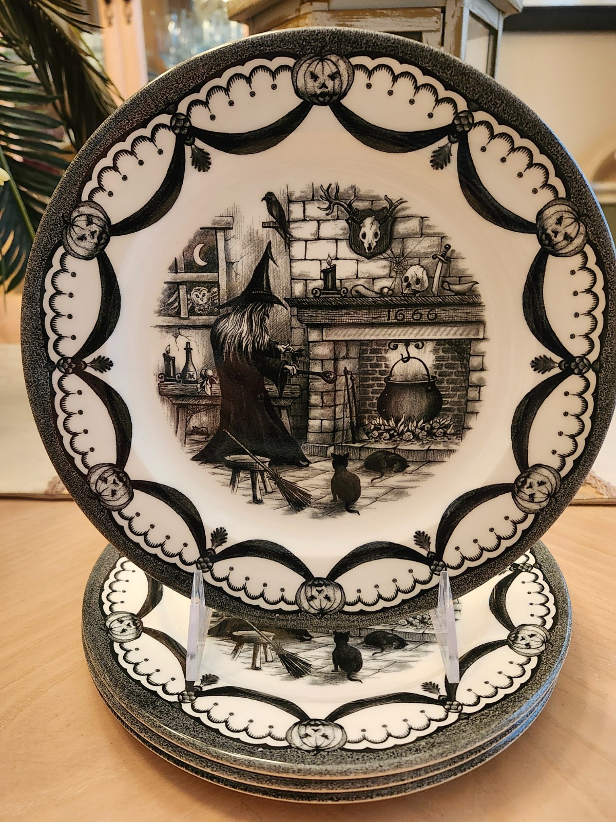 ROYAL STAFFORD WITCH CAULDRON HALLOWEEN SIDE PLATES SET OF 4 