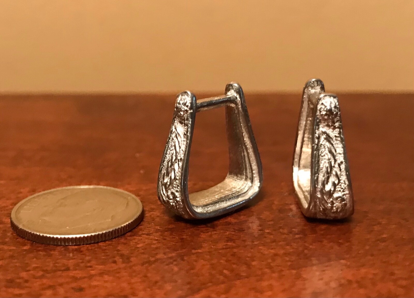 RDLC Traditional 1:9 Model Scale ENGRAVED WESTERN STIRRUPS Polished Silver-tone