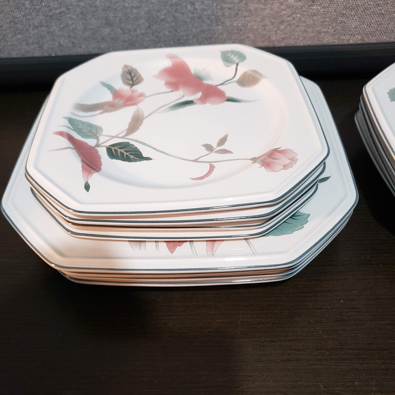 Vtg New 12 pcs Mikasa Silk Flowers 4 Each Soup Bowl Dinner & Salad Plates F3003
