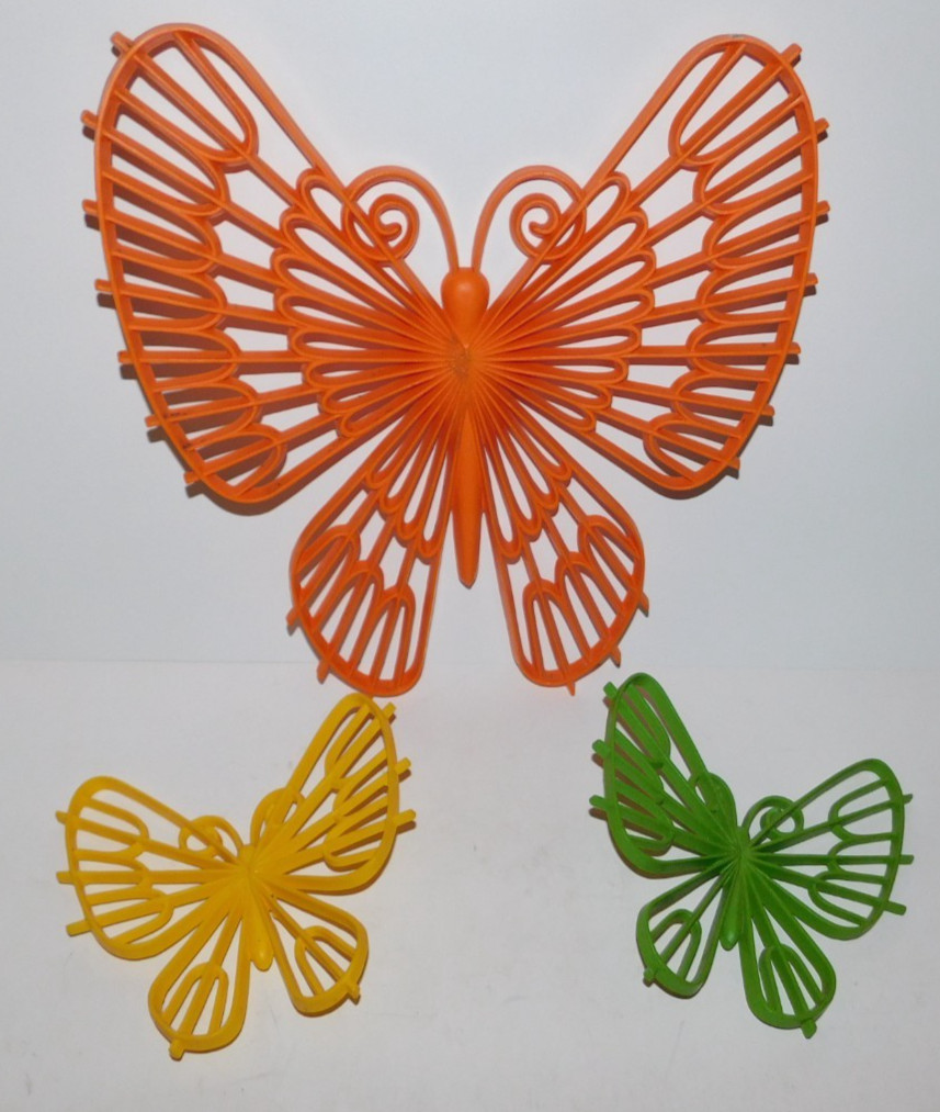 NEAT VINTAGE 1977 RETRO BURWOOD PRODUCTS BUTTERFLY WALL HANGING GROUP NEAT VINTAGE 1977 RETRO BURWOOD PRODUCTS BUTTERFLY WALL HANGING GROUP