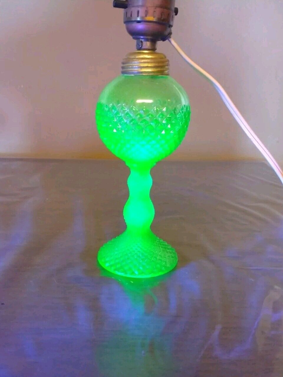 Vintage Vaseline / Uranium Glass English Hobnail Oil Lamp Converted To Electric 