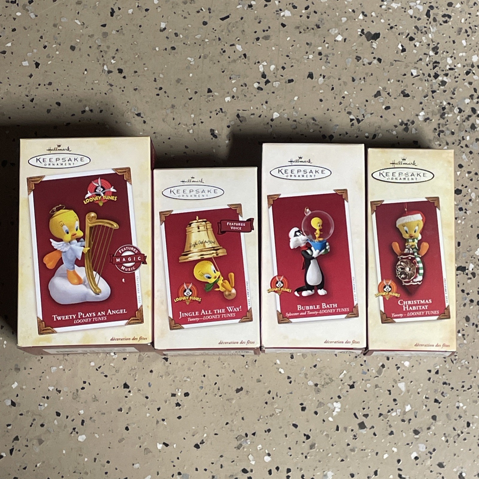 Hallmark Lot of 4 Looney Tunes  Tweety Sylvester Keepsake Ornaments