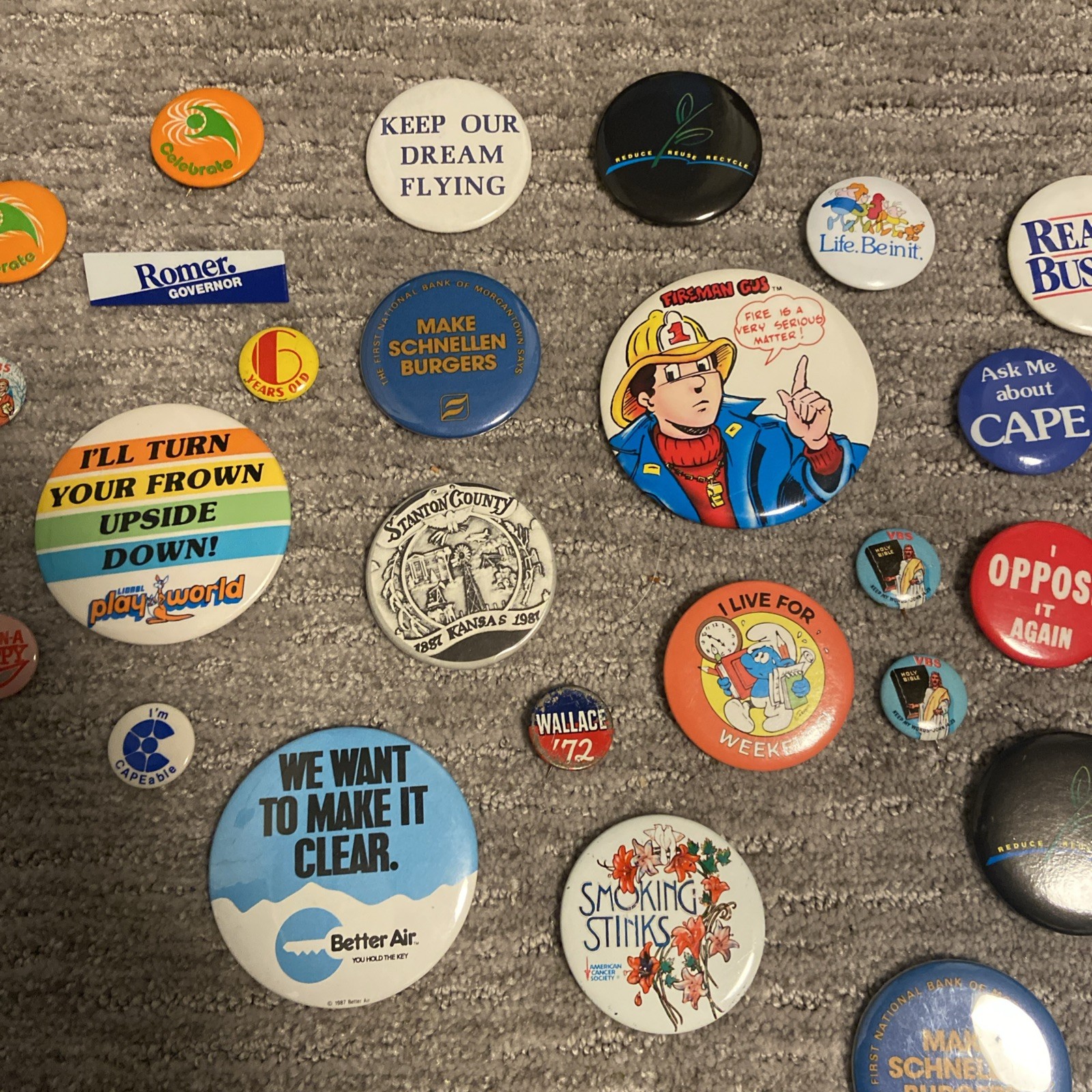 Lot 30+ Vintage Pin Back Buttons: Political, Religion,  Smurf’s, Sports, History