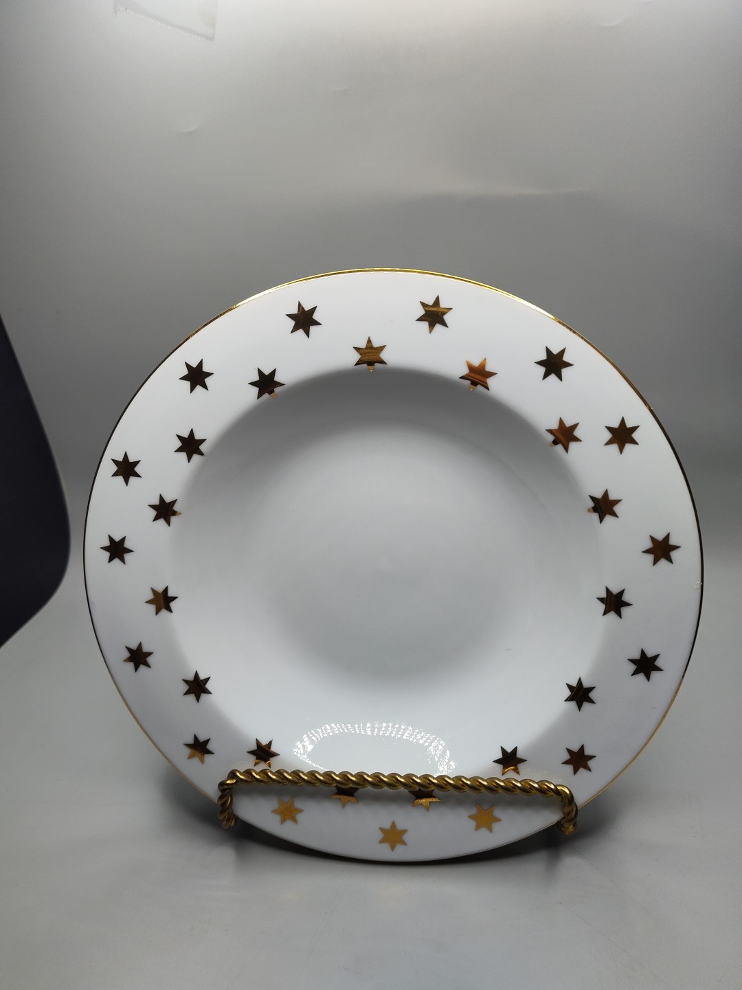American Atelier Party Time 6604 Soup Bowl with Gold Stars, 9”D (4) American Atelier Party Time 6604 Soup Bowl with Gold Stars, 9”D (4)