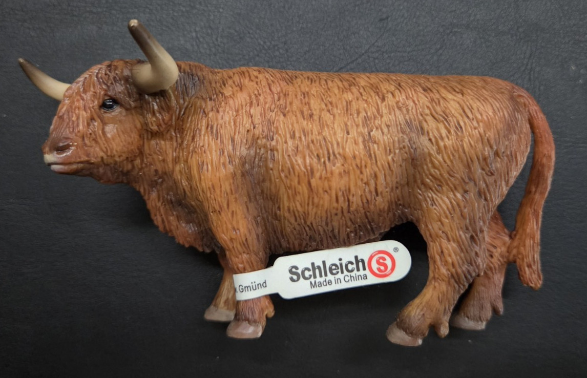 Schleich 13658 Bull – Farm World Figure – Excellent Condition
