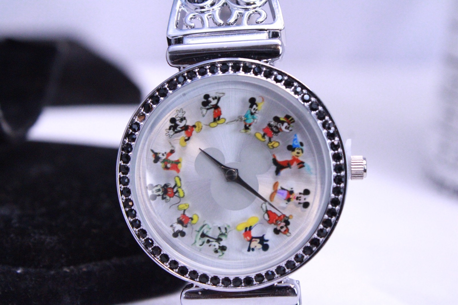 DISNEY 90TH ANNIVERSARY MICKEY MOUSE THROUGH THE YEARS ROTATING WATCH RARE LOOK DISNEY 90TH ANNIVERSARY MICKEY MOUSE THROUGH THE YEARS ROTATING WATCH RARE LOOK
